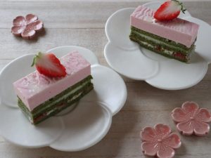 いちごと抹茶のケーキ