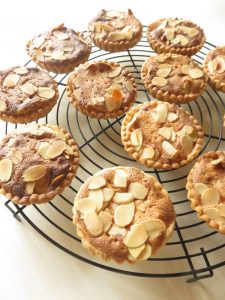 14:00 くるみとアーモンドのタルト【空3】